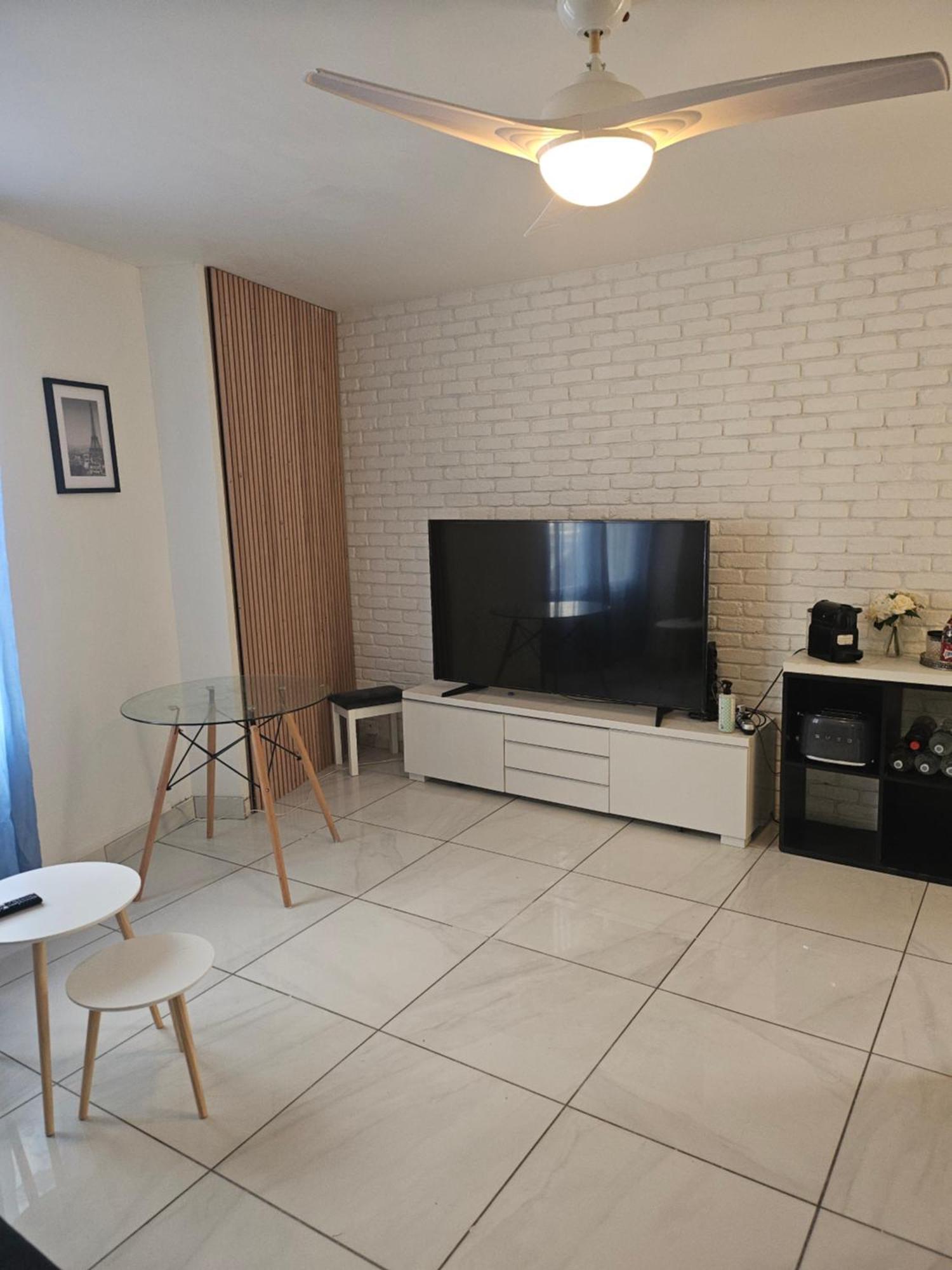 Kifkif Entree Autonome Boite A Clef Apartment Saint-Germain-les-Arpajon